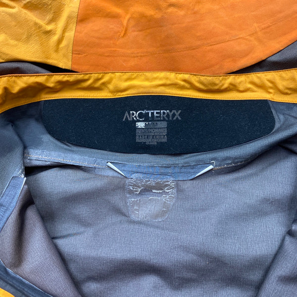 Arcteryx Two Tone Orange Beta AR Gore-Tex Jacket - Medium