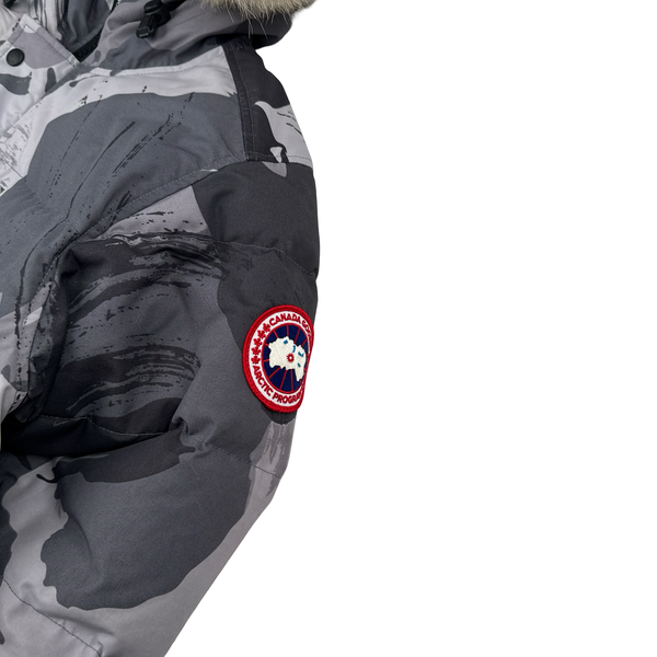 Canada Goose Grey Camo Premium Down Carson Coyote Fur Parka Jacket - Large
