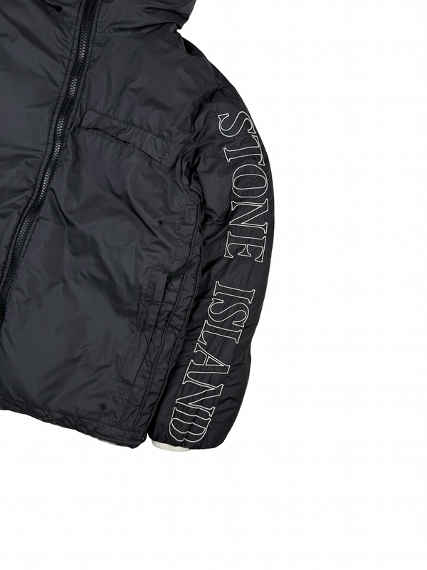Stone Island 2023 Silver Grey/Black Reversible Nylon Metal Down Centre Badge Puffer Jacket - Medium