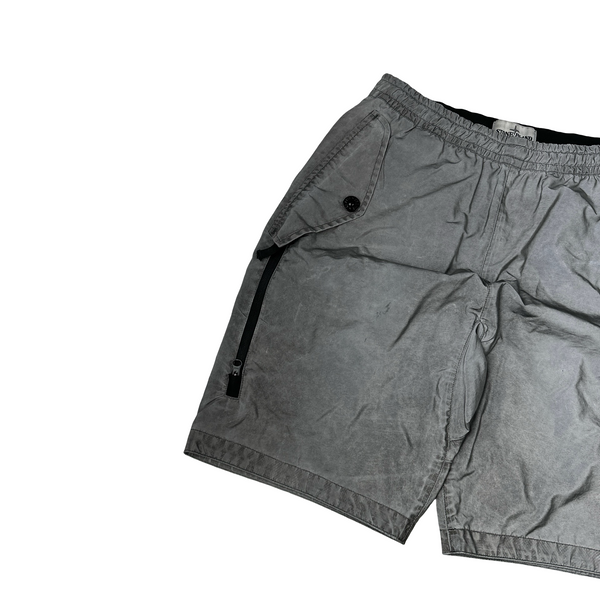 Stone Island 2020 Plated Reflective Multi Pocket Shorts - 30"