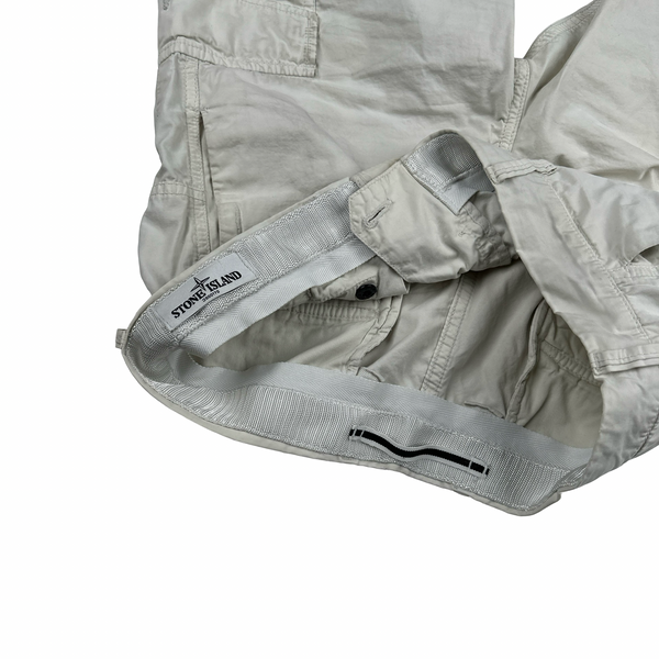 Stone Island White Cotton Cargo Shorts - 31"