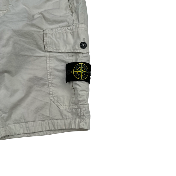 Stone Island White Cotton Cargo Shorts - 31"