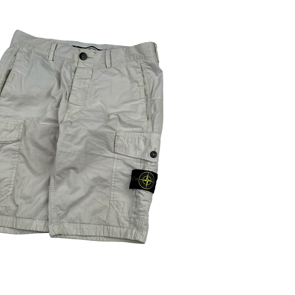 Stone Island White Cotton Cargo Shorts - 31"