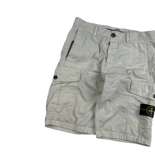 Stone Island White Cotton Cargo Shorts - 31"