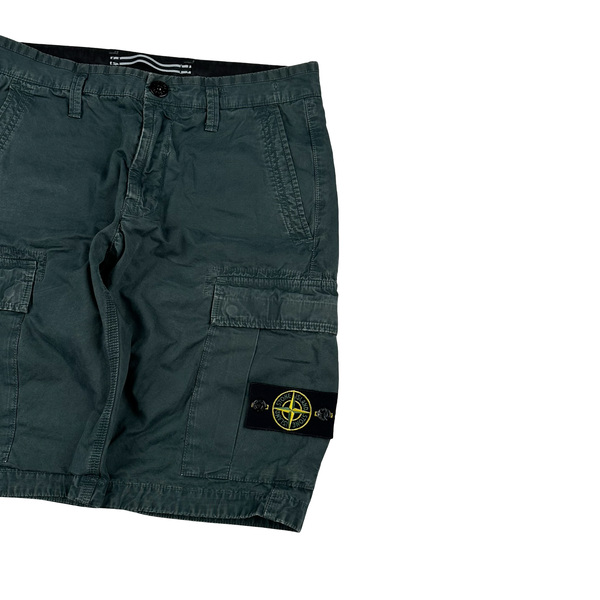 Stone Island 2018 Sage Green Cargo Shorts - 29"