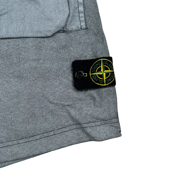 Stone Island Tela Placcata Cargo Shorts - Large
