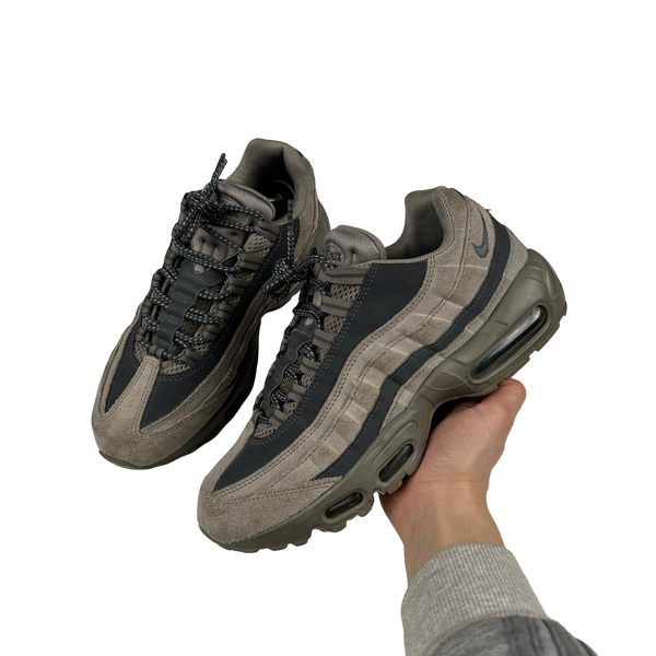 Nike Air Max 95 Suede Grey Gradient Trainers - UK 8