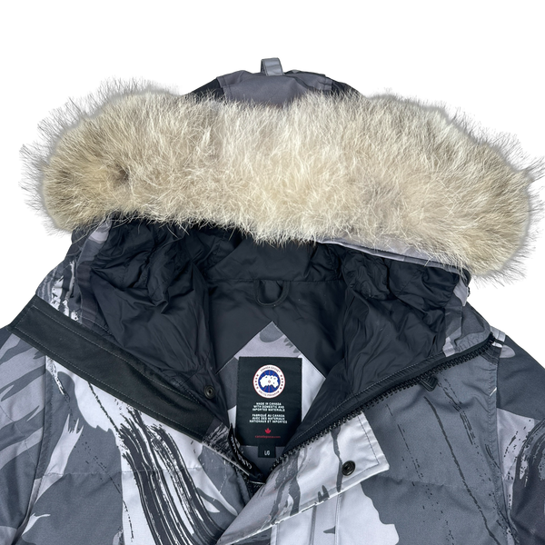 Canada Goose Grey Camo Premium Down Carson Coyote Fur Parka Jacket - Large