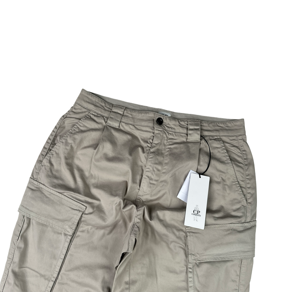 CP Company Cream Ergonomic Fit Cargo Trousers - Medium