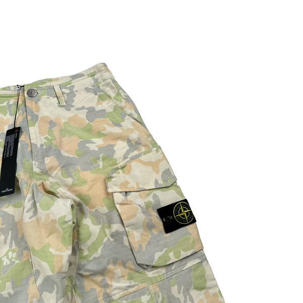 Stone Island x Supreme 2022 Ice Camo Cargo Trousers - 30"