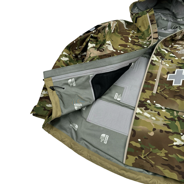 Supreme X North Face Camo Spellout Summit Series Waterproof Jacket - Medium