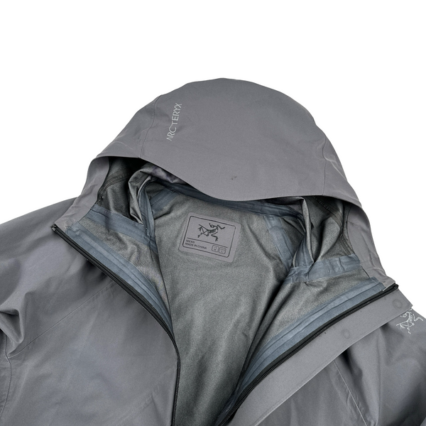 Arcteryx Gore Tex Grey Spellout Jacket - Medium – Mat's Island
