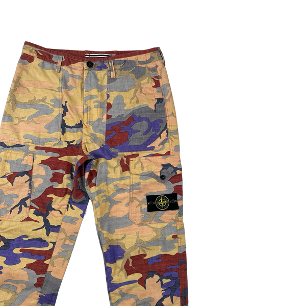 パンツ stone  heritage camo cargo pants Stone Island - S.I. Heritage Camo Ripstop Nylon Cargo Pants | HBX