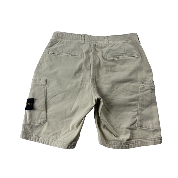 Stone island beige shorts deals