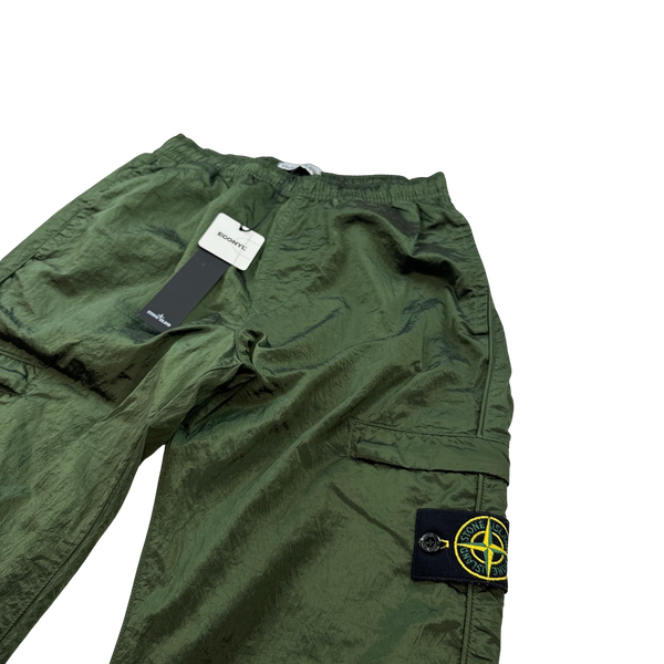 Stone Island 2022 Green Econyl Nylon Metal Trousers - 28"