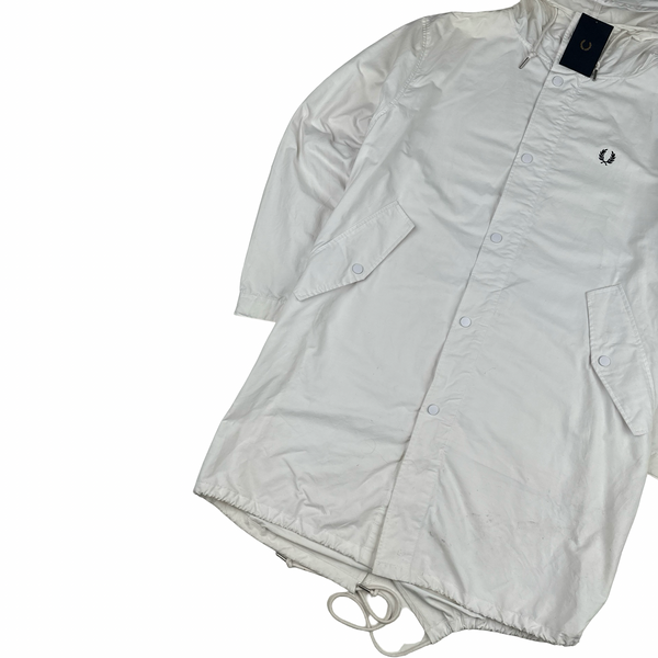 Fred Perry White Lightweight Long Fishtail Jacket - Large