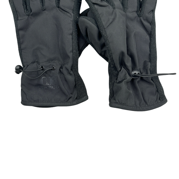 CP Company 2002 Metropolis Dynafil Black Spellout Logo Gloves - Large