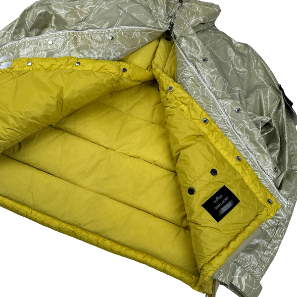 Stone Island Shadow Project Yellow Lining Glass Poplin Double Face Print Jacket - Medium